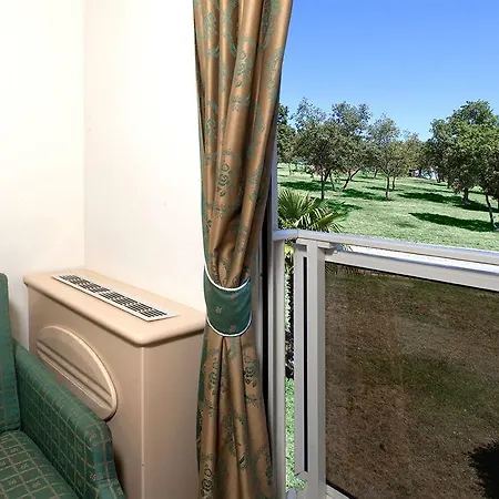 מלון Gran Vista Plava Laguna 3*