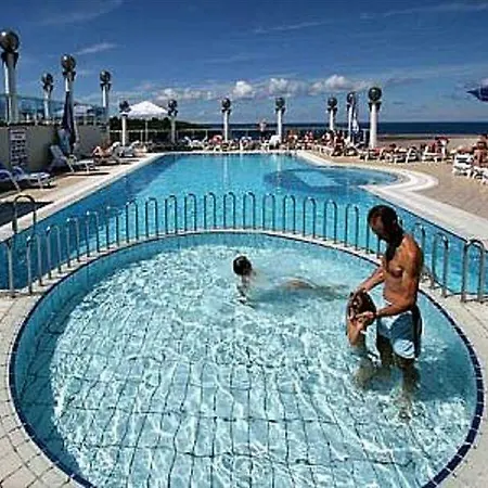 Gran Vista Plava Laguna מלון פורץ