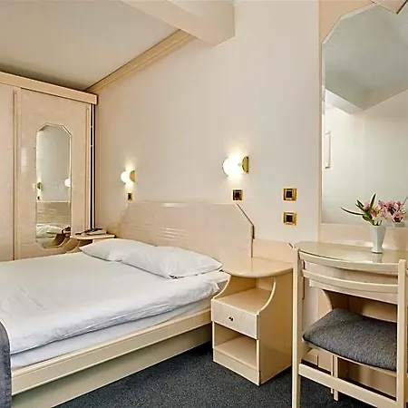 Hotel Gran Vista Plava Laguna 3*