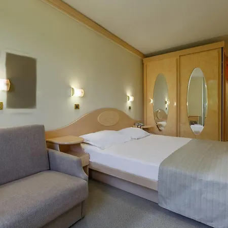 Gran Vista Plava Laguna 3* פורץ