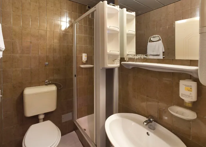 Gran Vista Plava Laguna מלון 3*