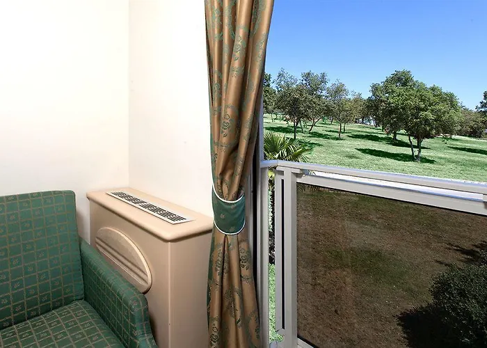 מלון Gran Vista Plava Laguna 3*