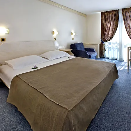 Отель Gran Vista Plava Laguna Пореч